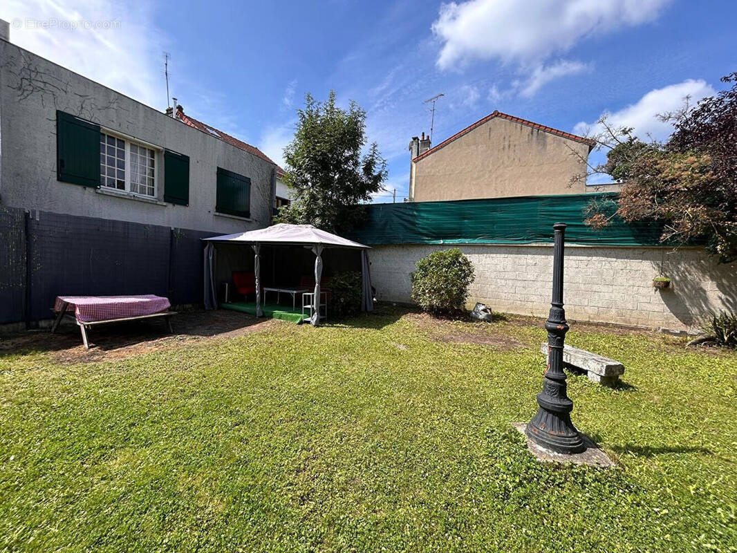 Maison à SARCELLES