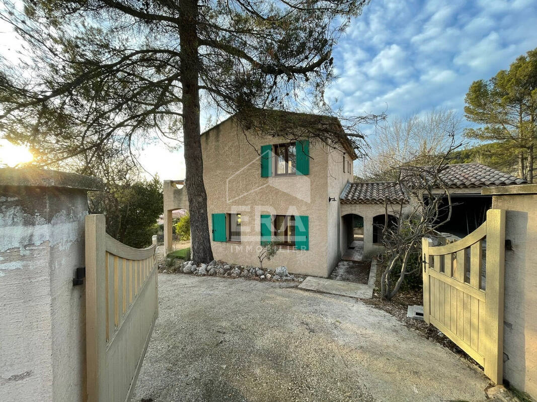 Maison à LE THOLONET