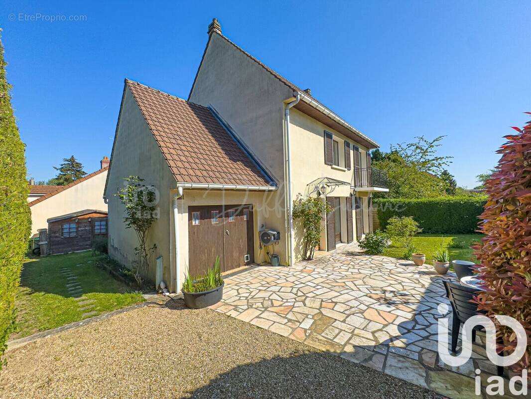 Photo 1 - Maison à MAREIL-MARLY