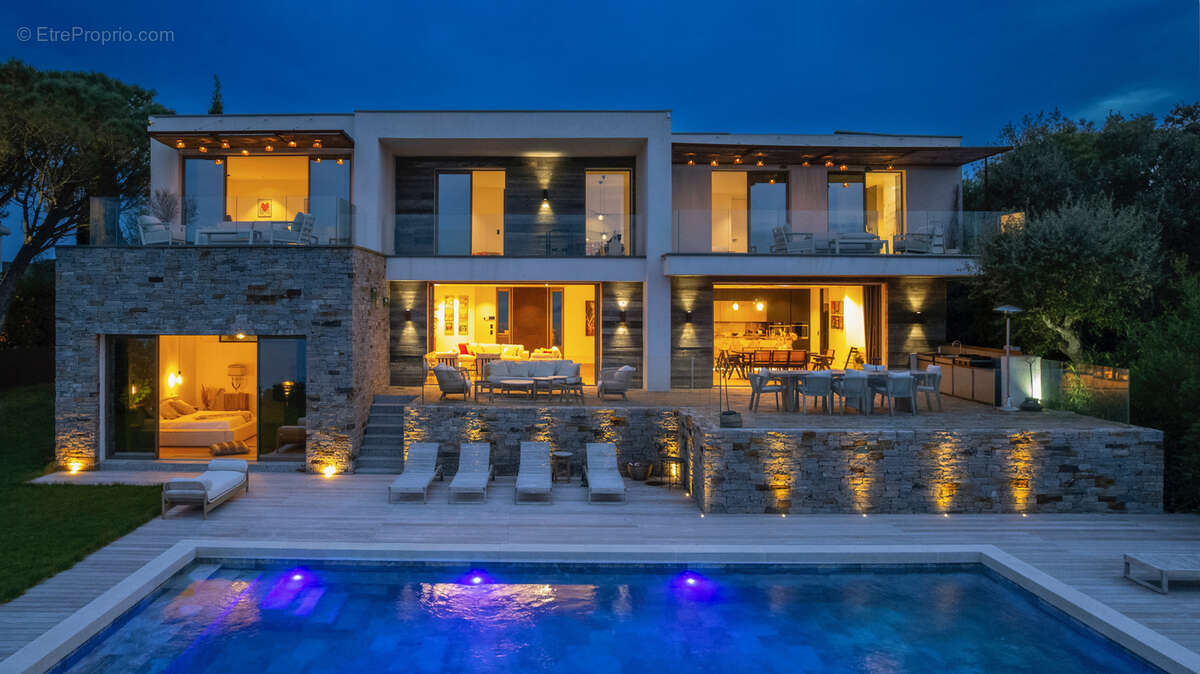 Maison à LES ISSAMBRES