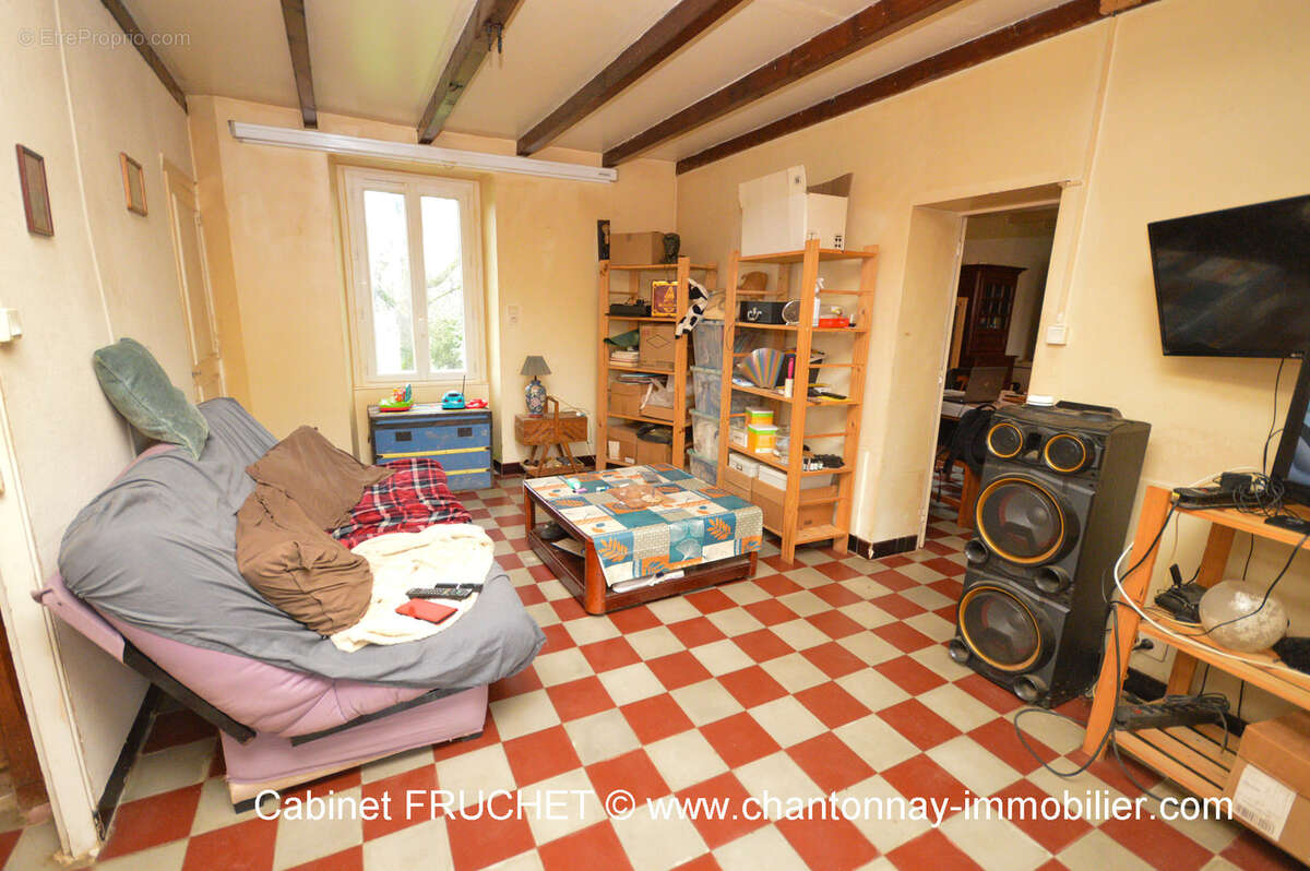 Maison à BAZOGES-EN-PAREDS