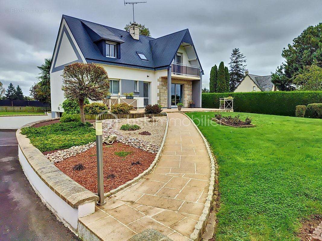 Maison à LA SELLE-EN-COGLES