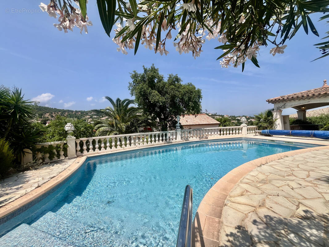 Maison à LES ISSAMBRES