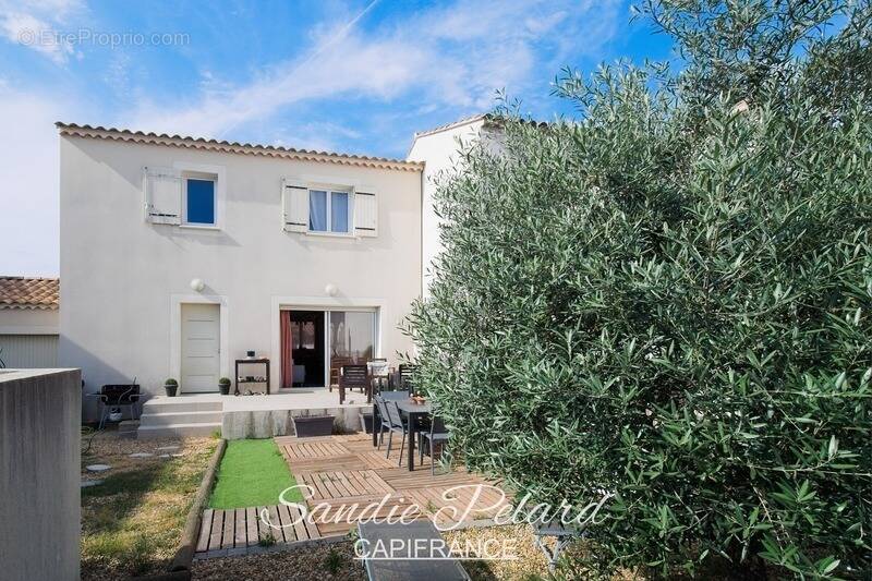 Maison à VEDENE