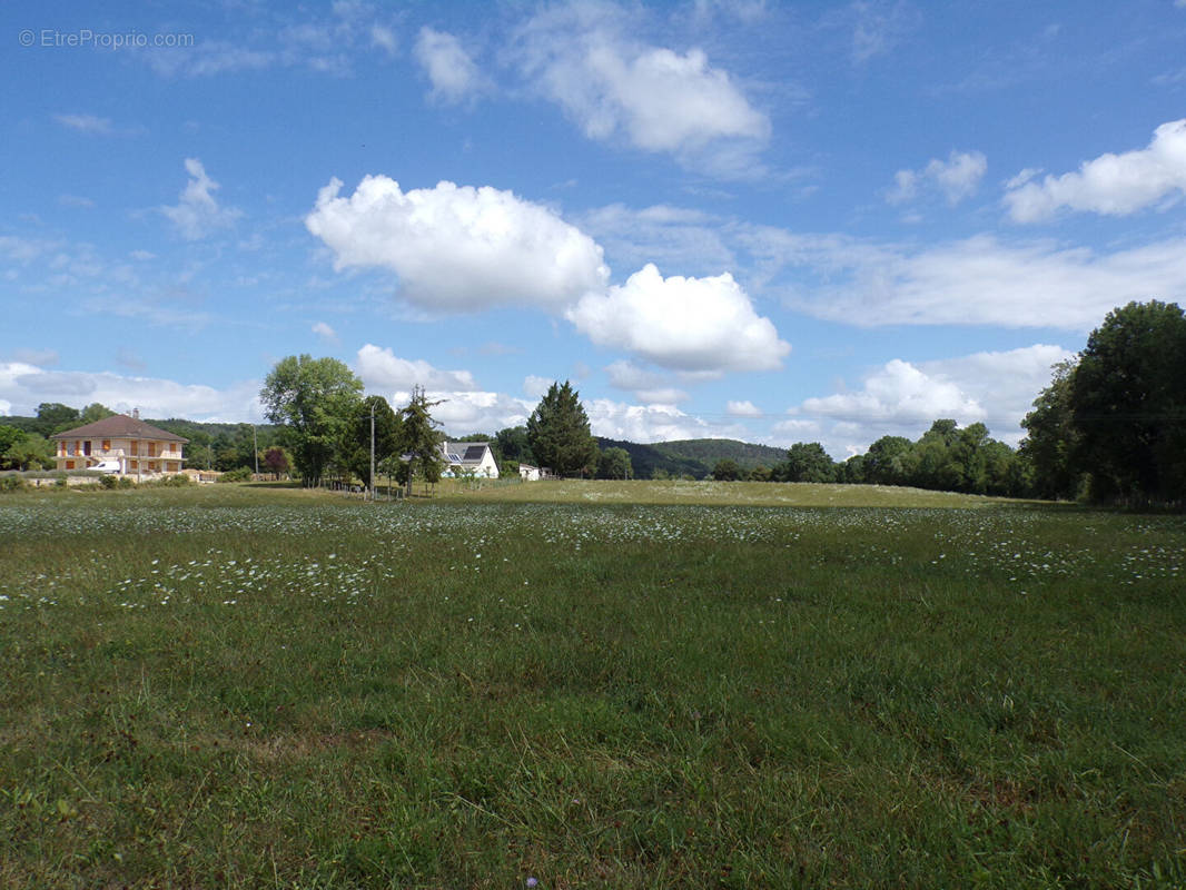 Terrain à VILLEREVERSURE