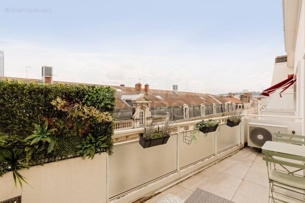Appartement à LYON-6E