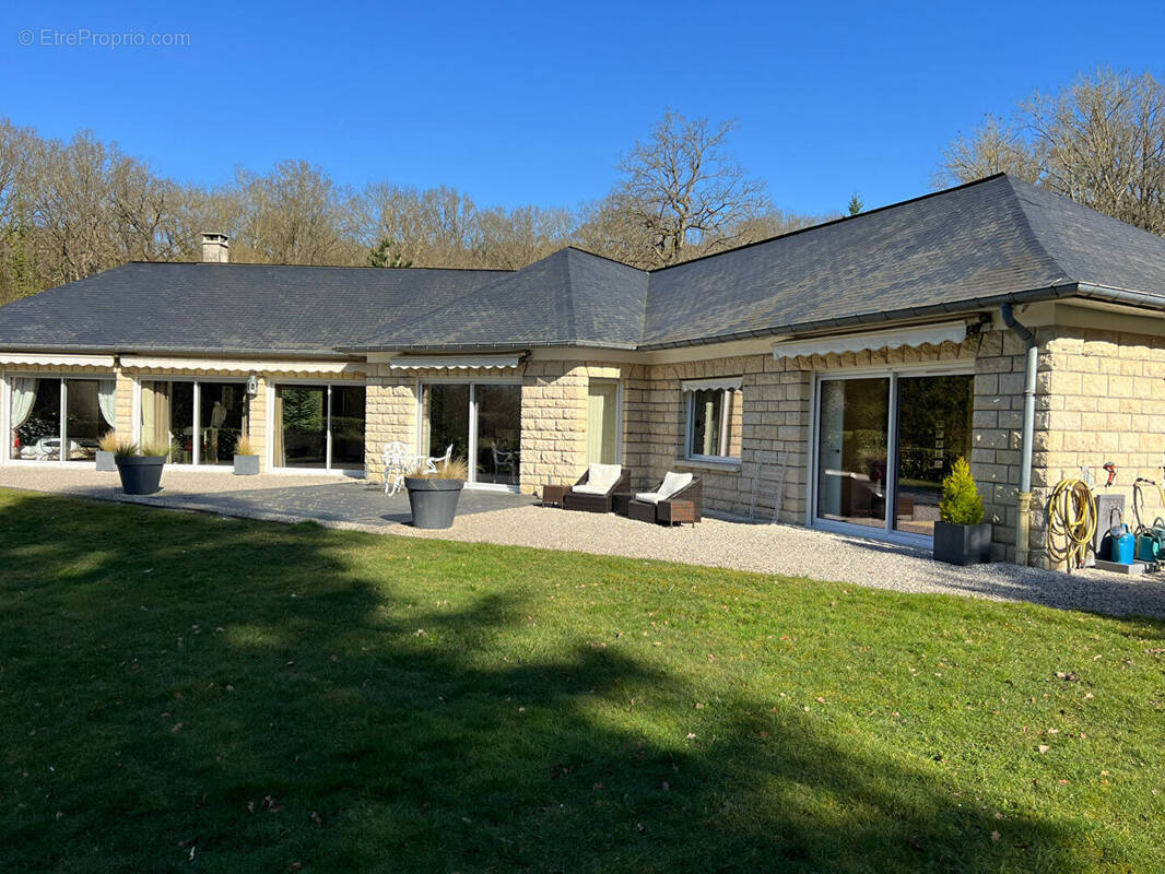 Maison à CRESPIERES
