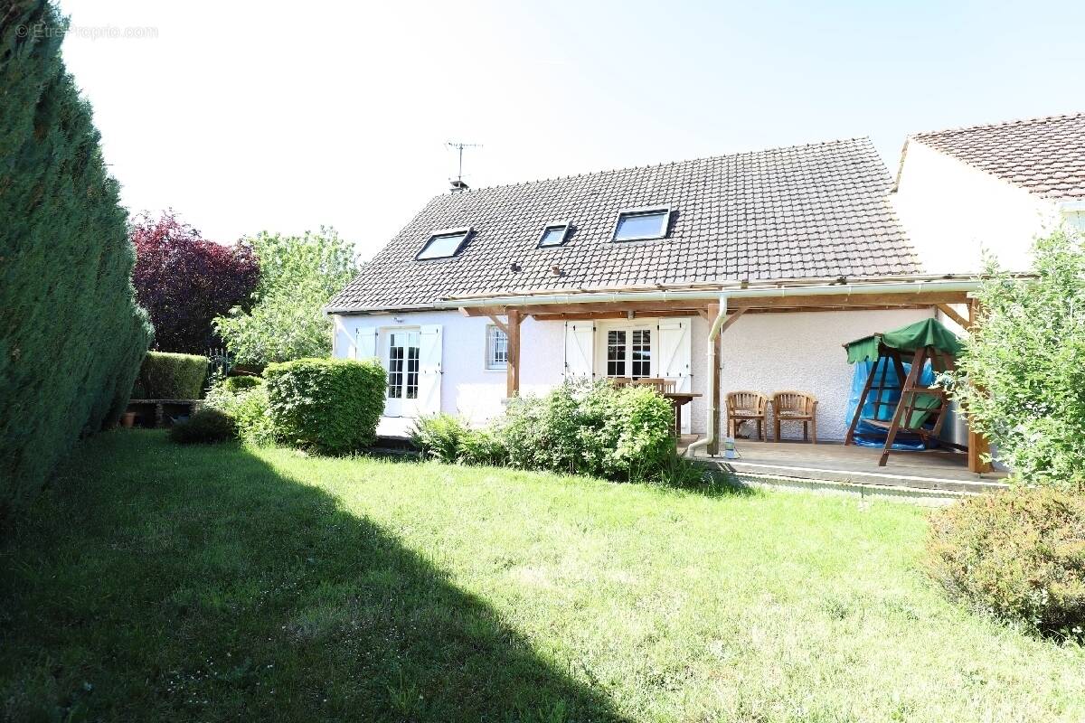 Maison à OZOIR-LA-FERRIERE