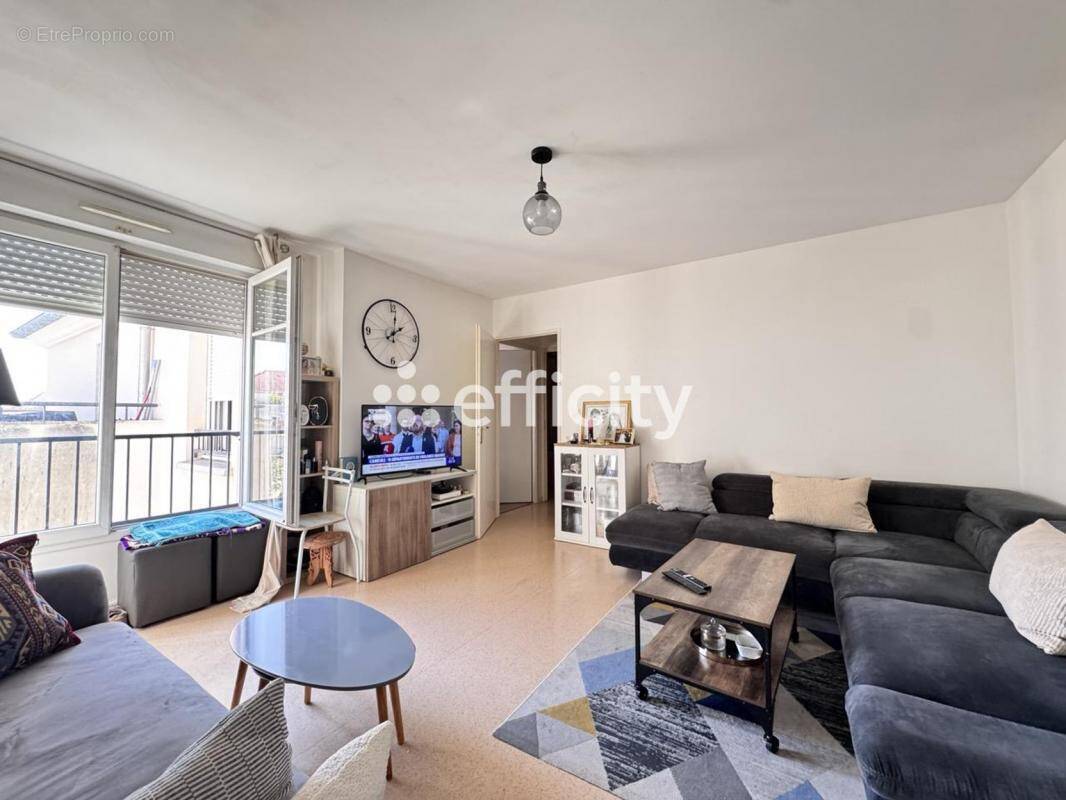 Appartement à BUSSY-SAINT-GEORGES