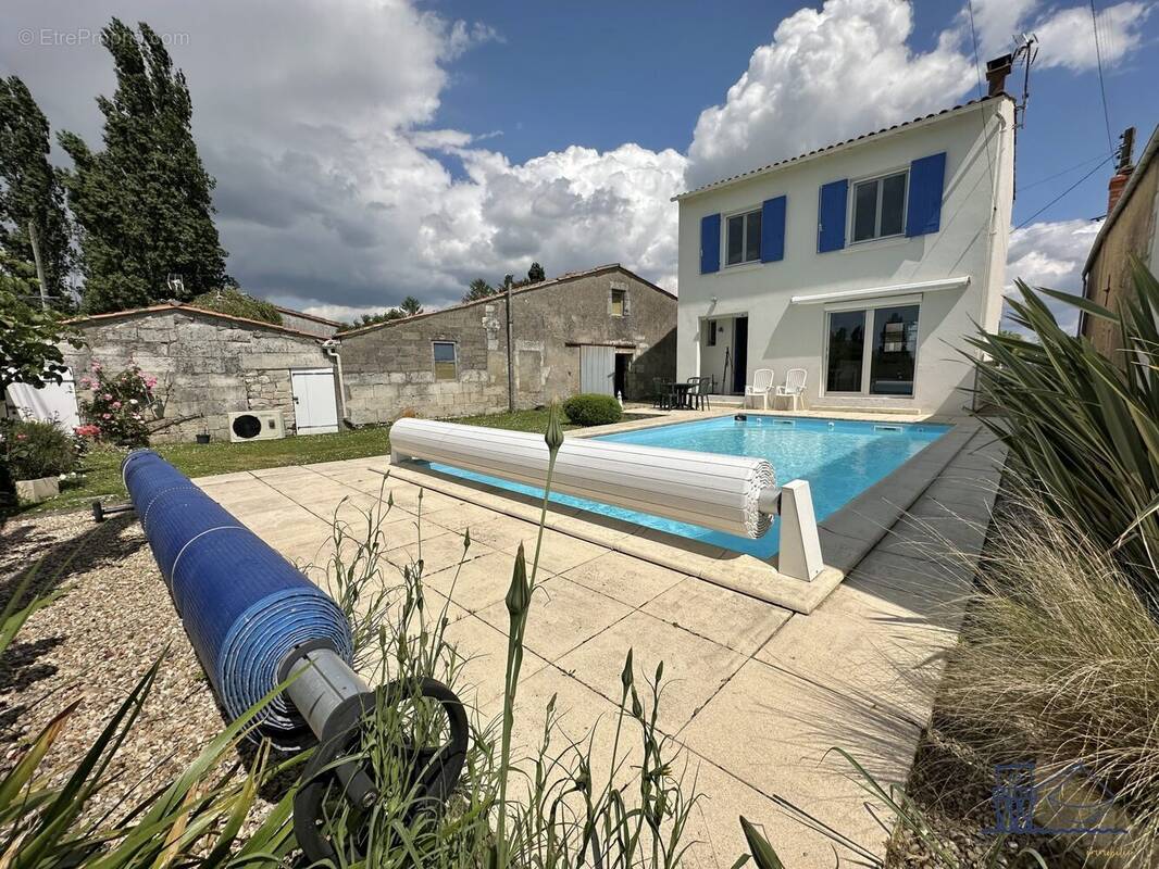 Maison à MORTAGNE-SUR-GIRONDE