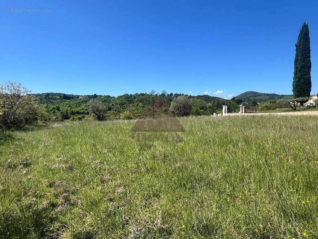 Terrain à SAINT-BRES