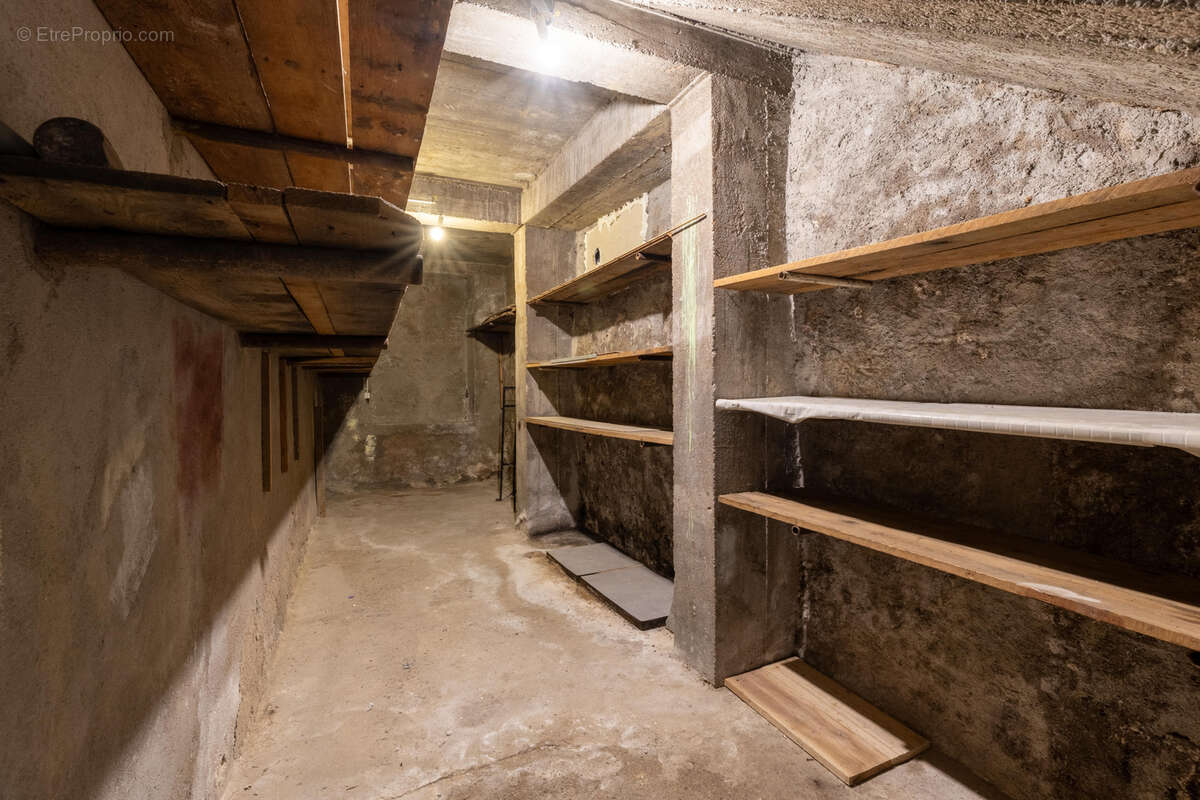 Appartement à CHATEL-SAINT-GERMAIN