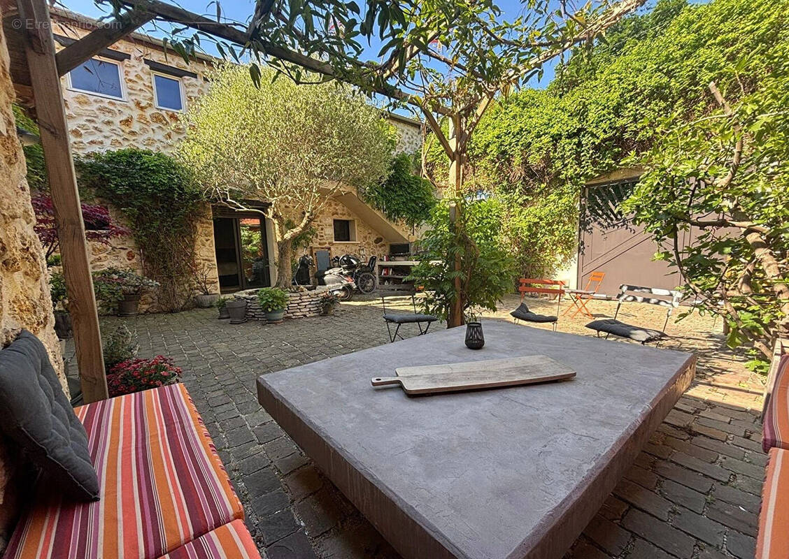 Maison à LE PERREUX-SUR-MARNE