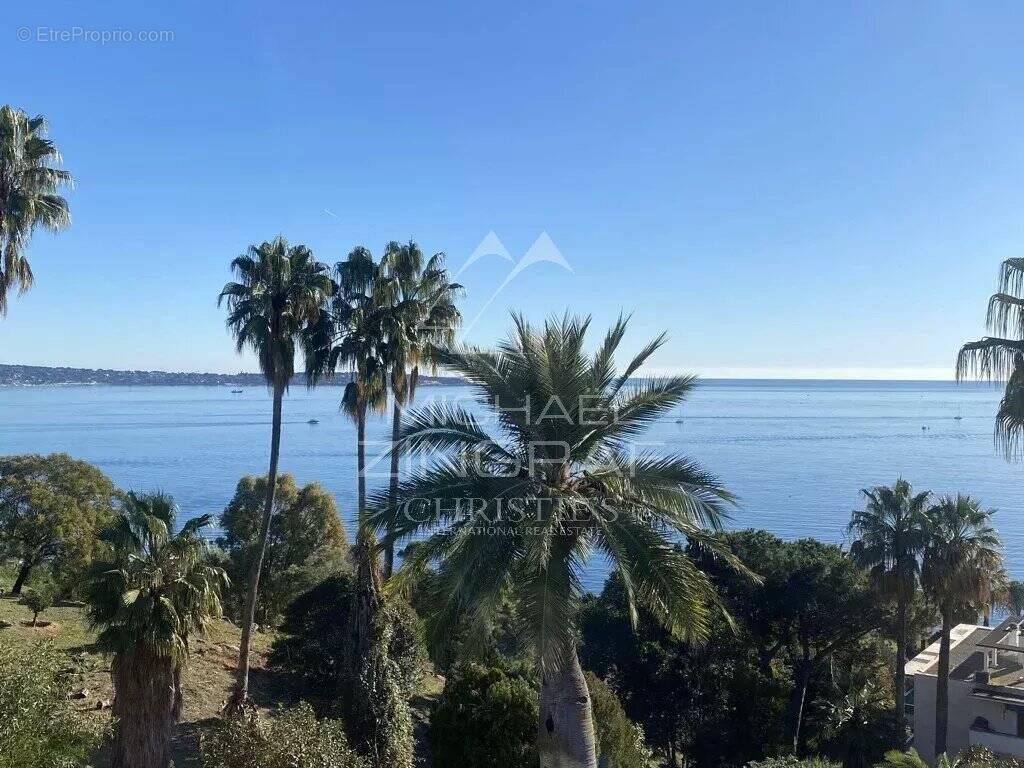 Appartement à VALLAURIS
