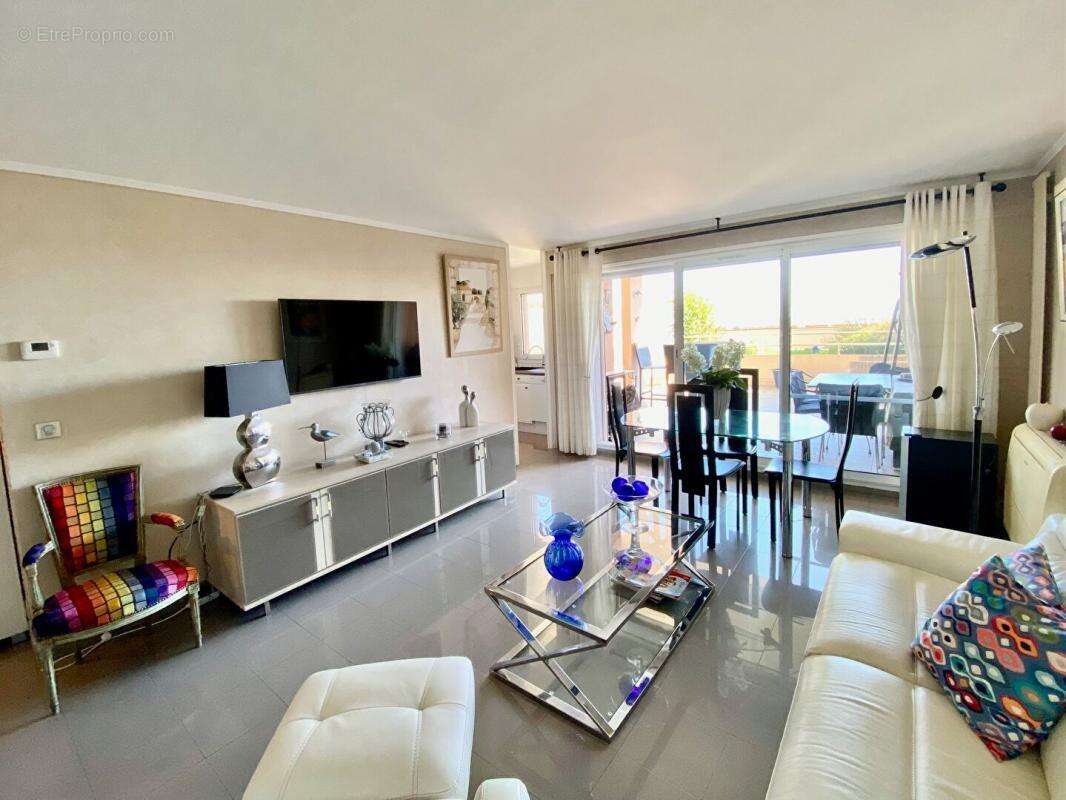 Appartement à MANDELIEU-LA-NAPOULE
