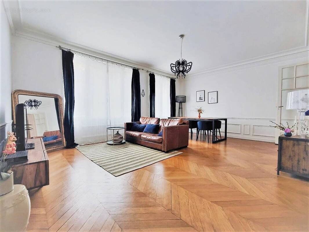 Appartement à PARIS-19E