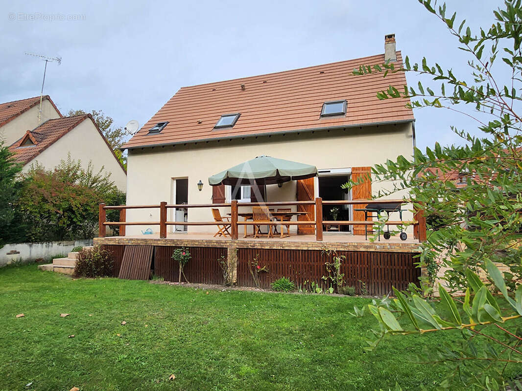 Maison à SAINT-CHERON