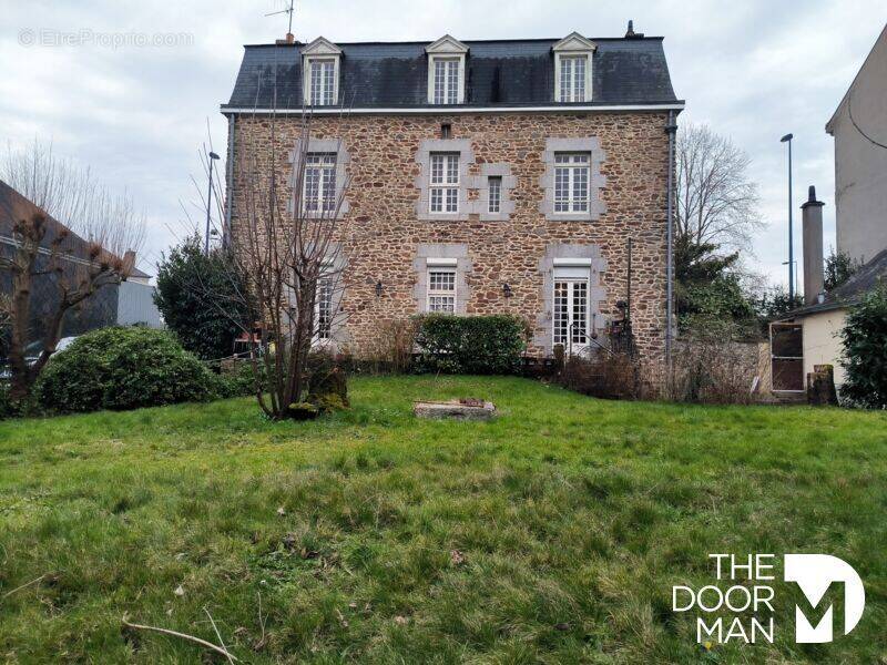 Maison à MAYENNE