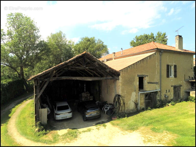 Maison à SAINT-PUY
