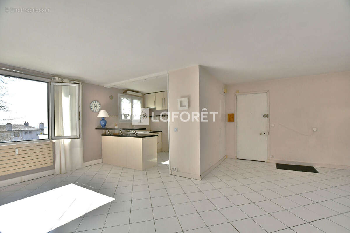 Appartement à LA CELLE-SAINT-CLOUD