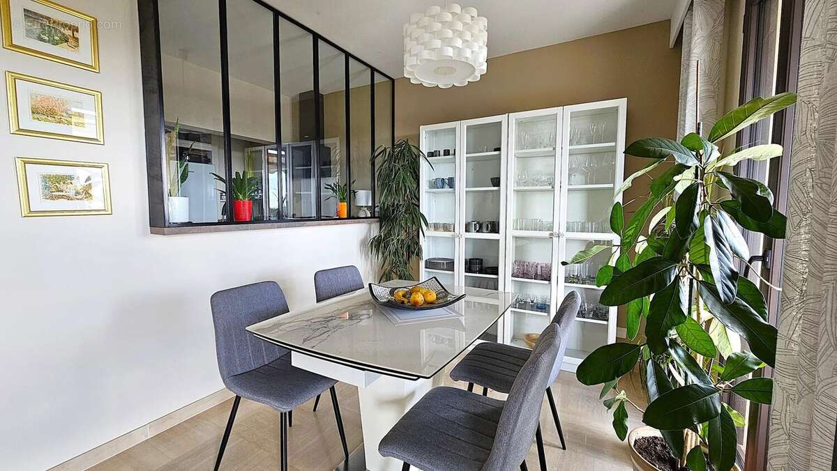 Appartement à VILLENEUVE-LOUBET