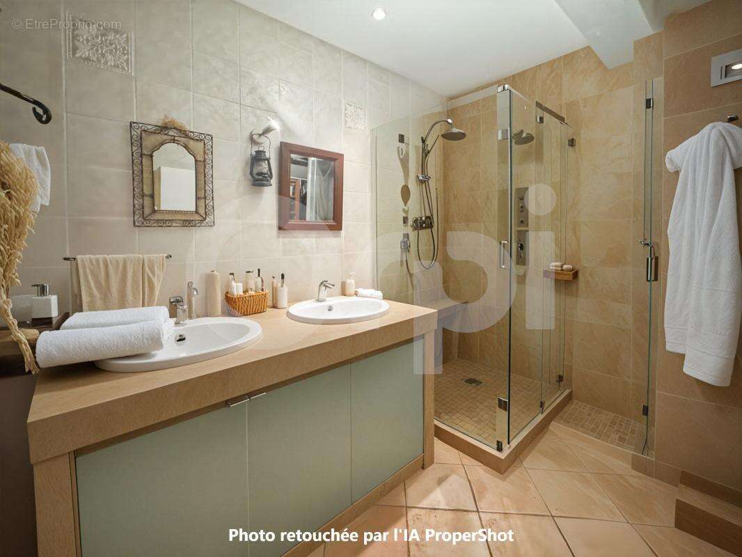 Appartement à LA CRAU