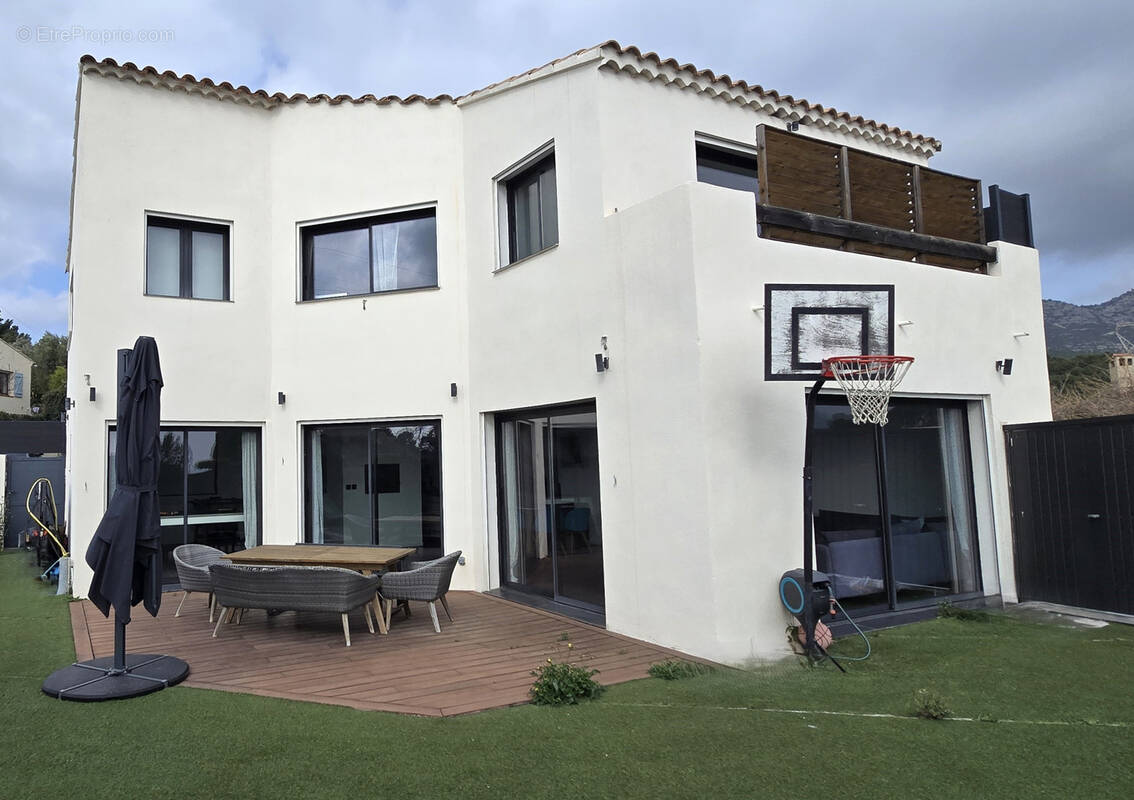 Maison à OLLIOULES