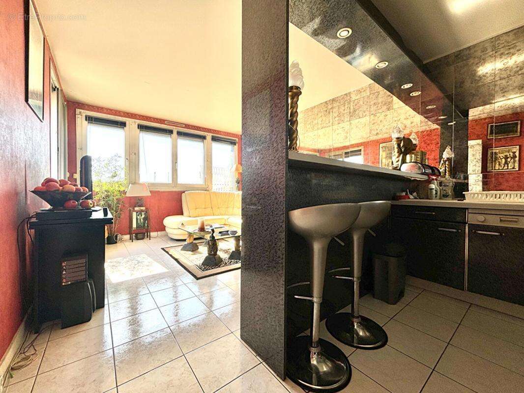 Appartement à MAISONS-ALFORT