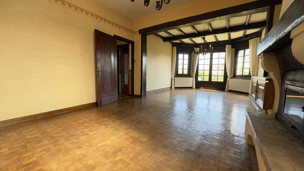 Maison à AIX-NOULETTE