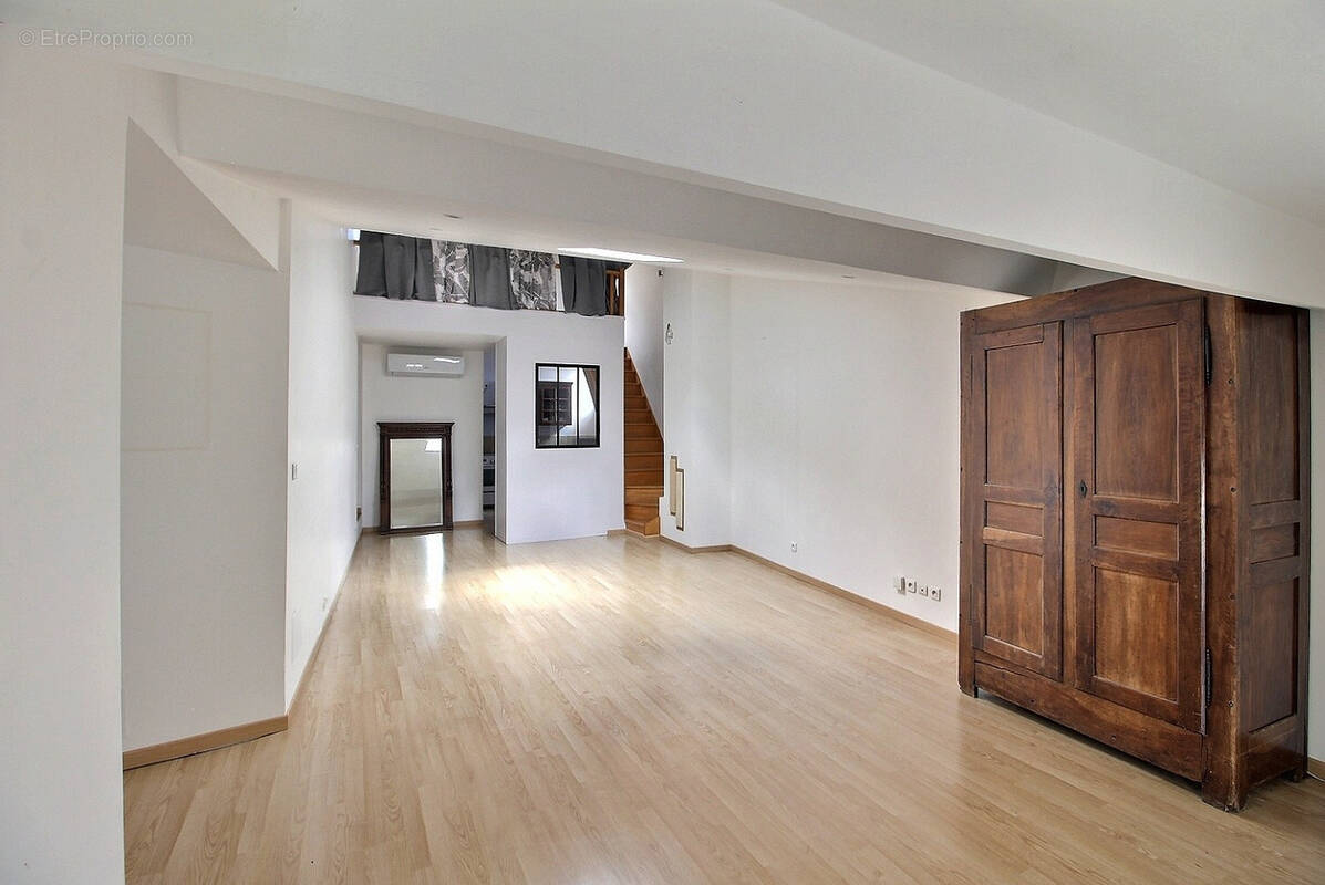 Appartement à VIOLS-LE-FORT
