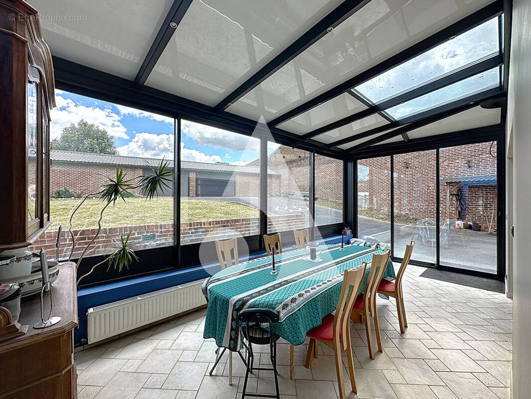 Maison à JENLAIN