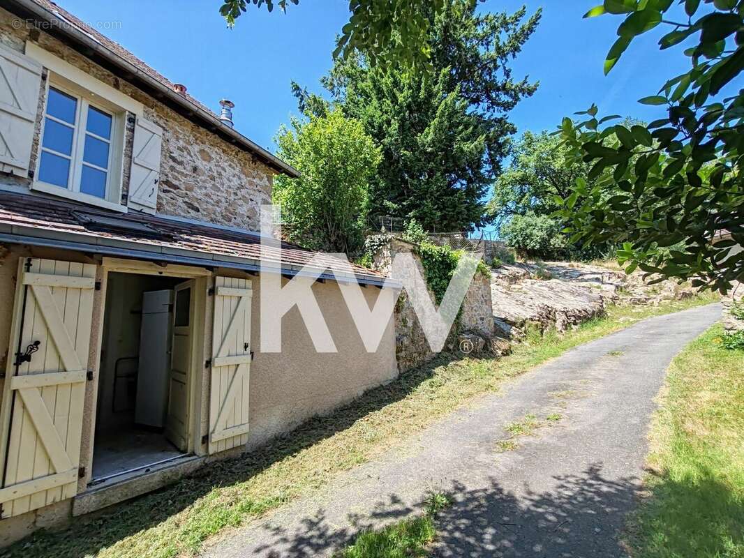 Maison à CHATEAU-CHERVIX