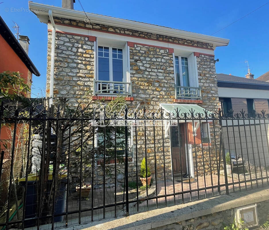 Maison à SAINT-LEU-LA-FORET