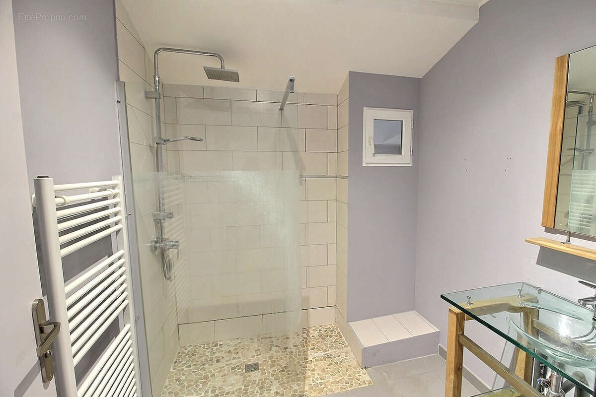 Appartement à VIOLS-LE-FORT