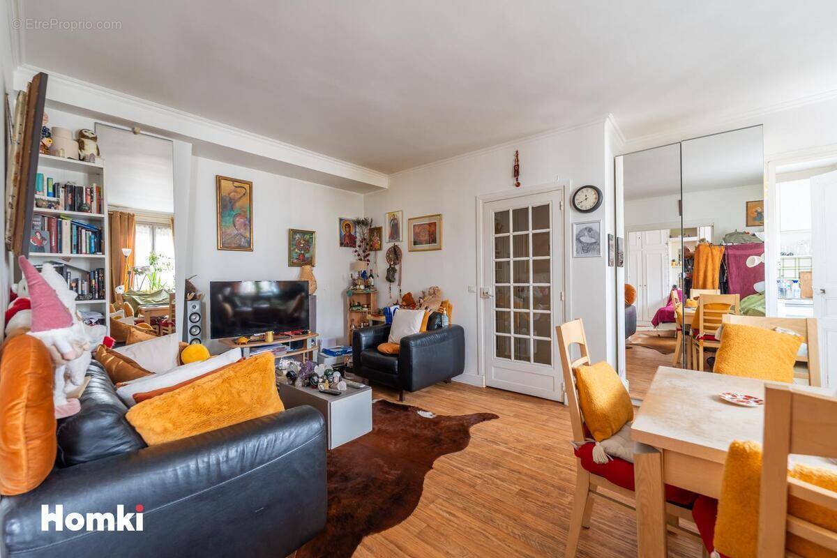 Appartement à PARIS-8E