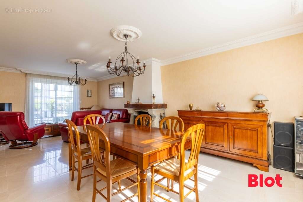 Maison à LIFFRE