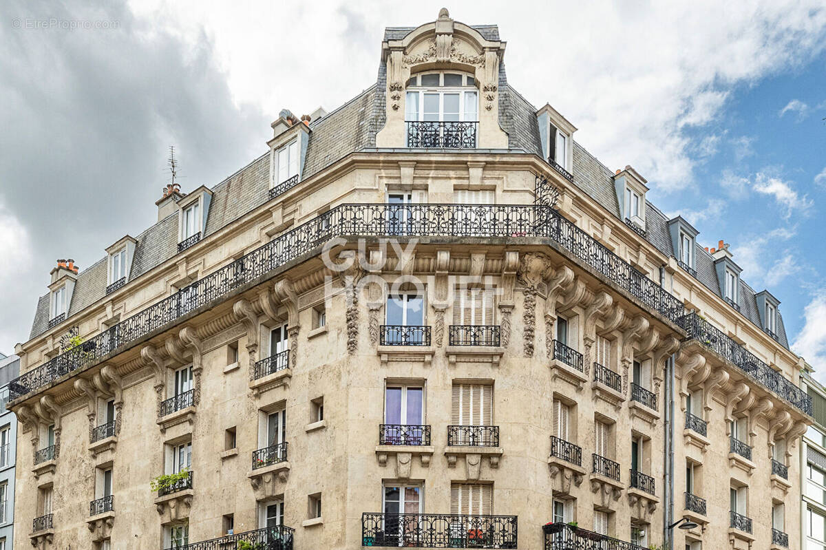 Appartement à PARIS-15E