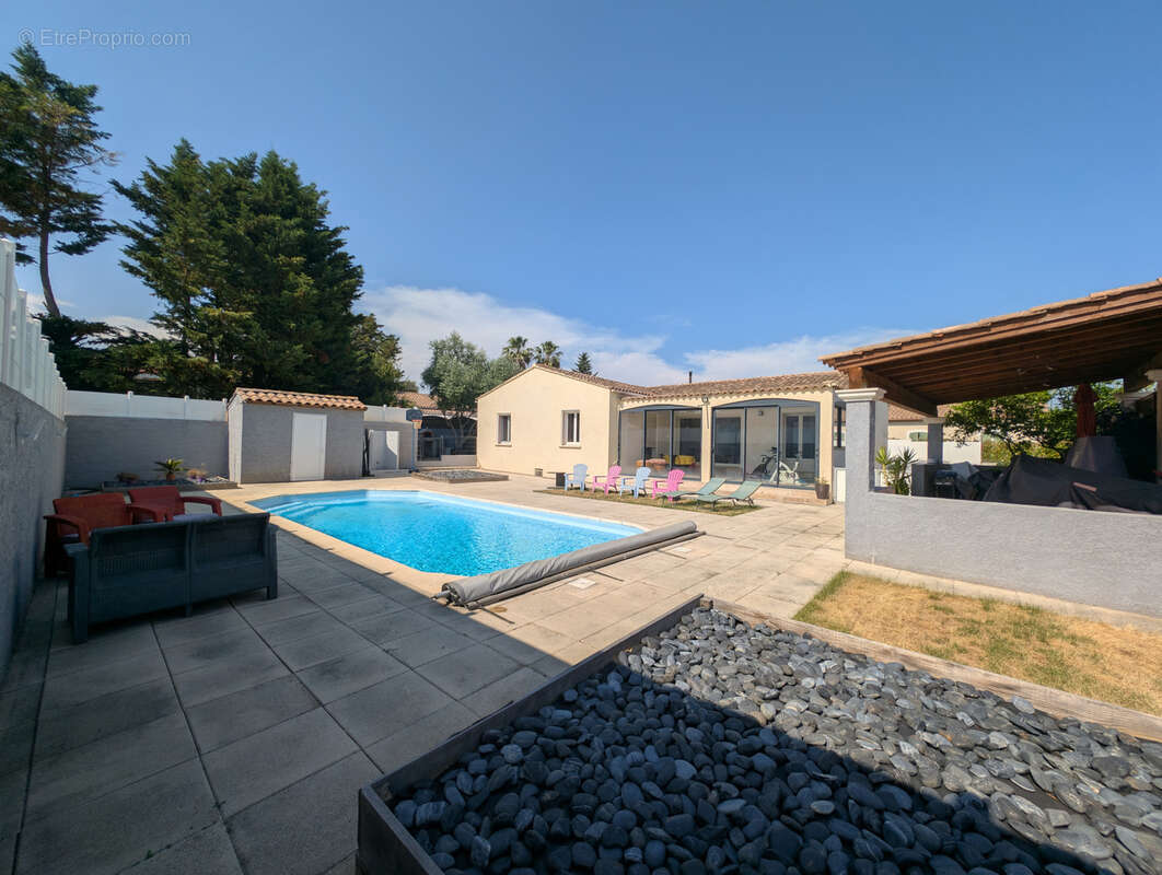 Maison à SAINT-DEZERY