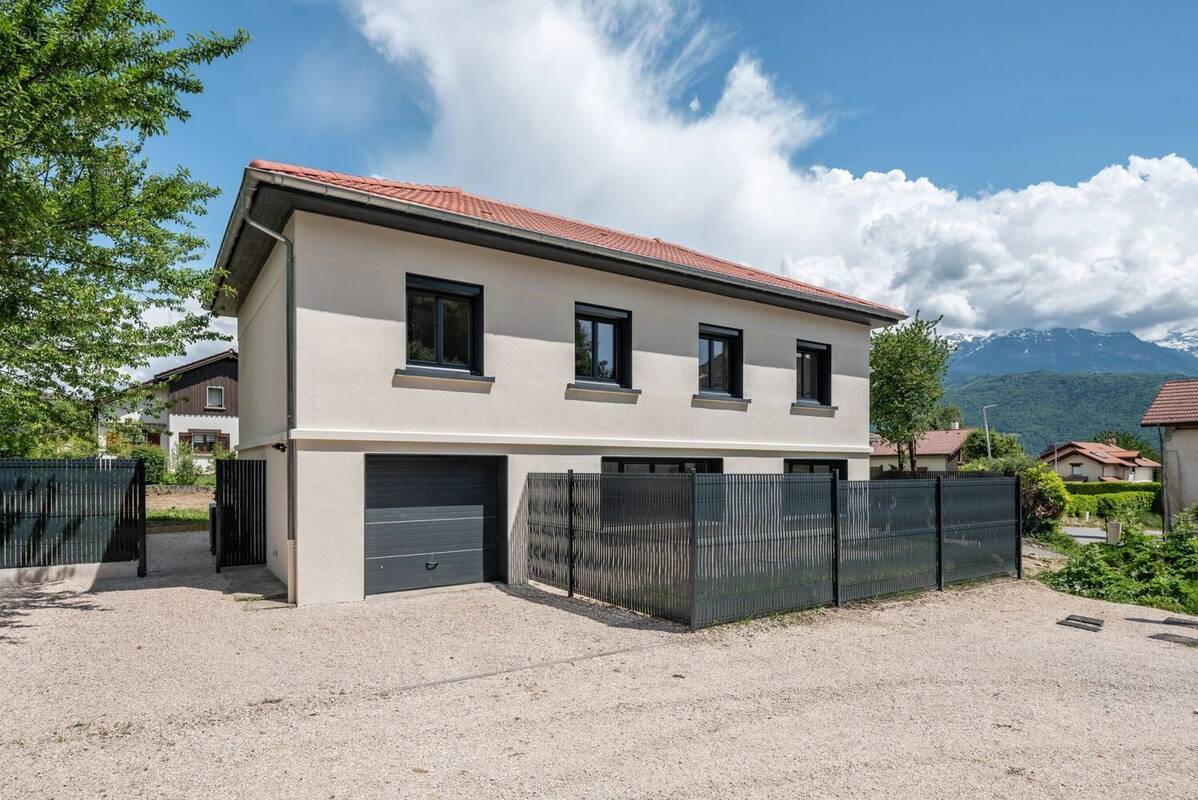 Maison à MONTBONNOT-SAINT-MARTIN