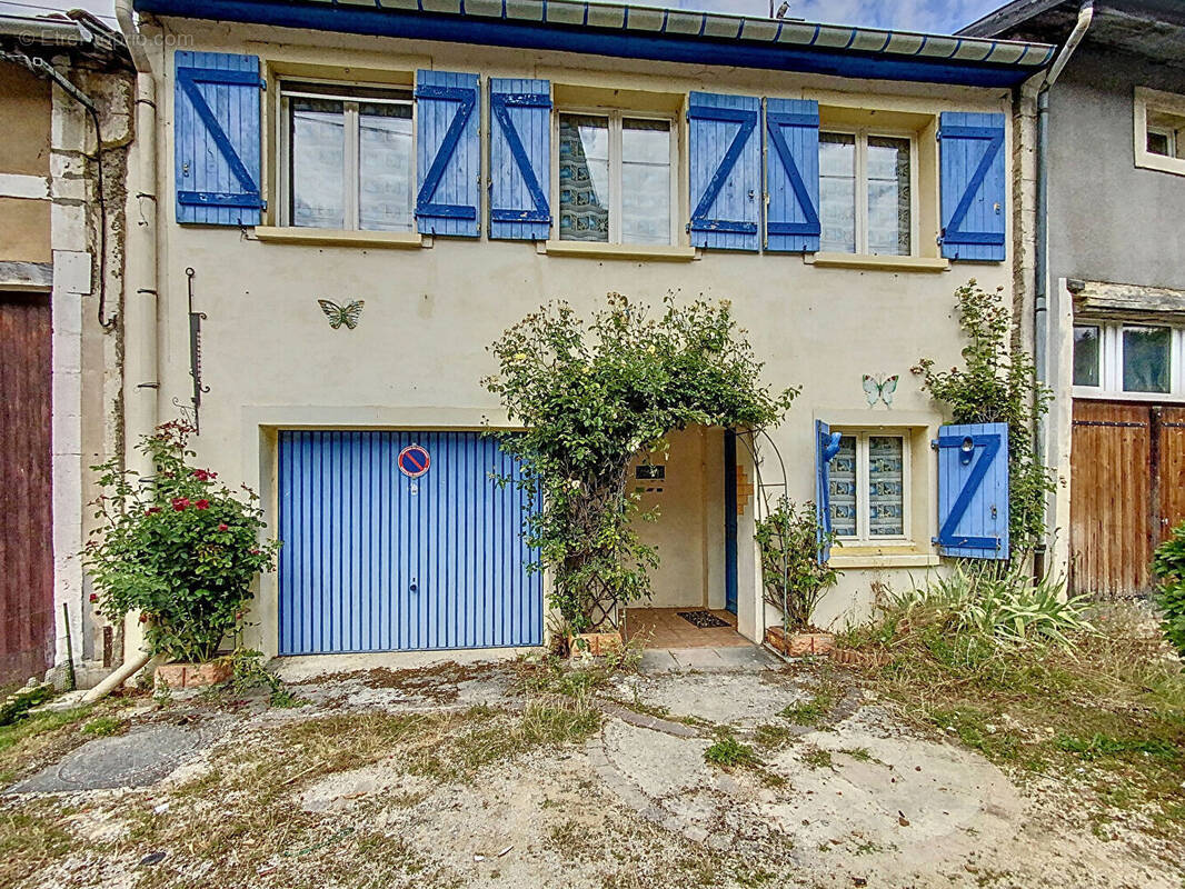 Maison à GIRAUVOISIN