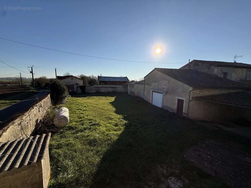 Maison à SOUVIGNE
