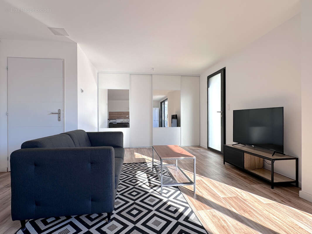Appartement à MIGNALOUX-BEAUVOIR