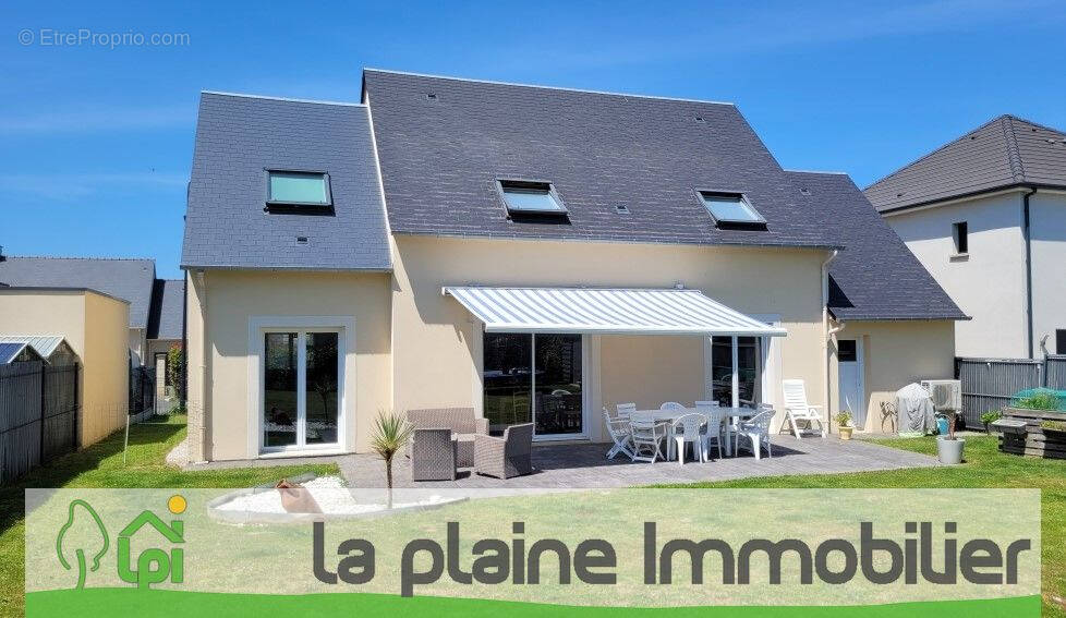 Maison à FONTAINE-ETOUPEFOUR