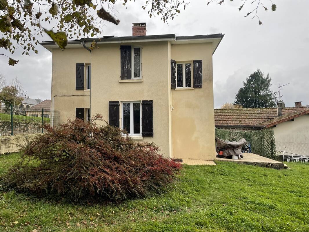 Maison à SAINT-JULIEN-LE-PETIT