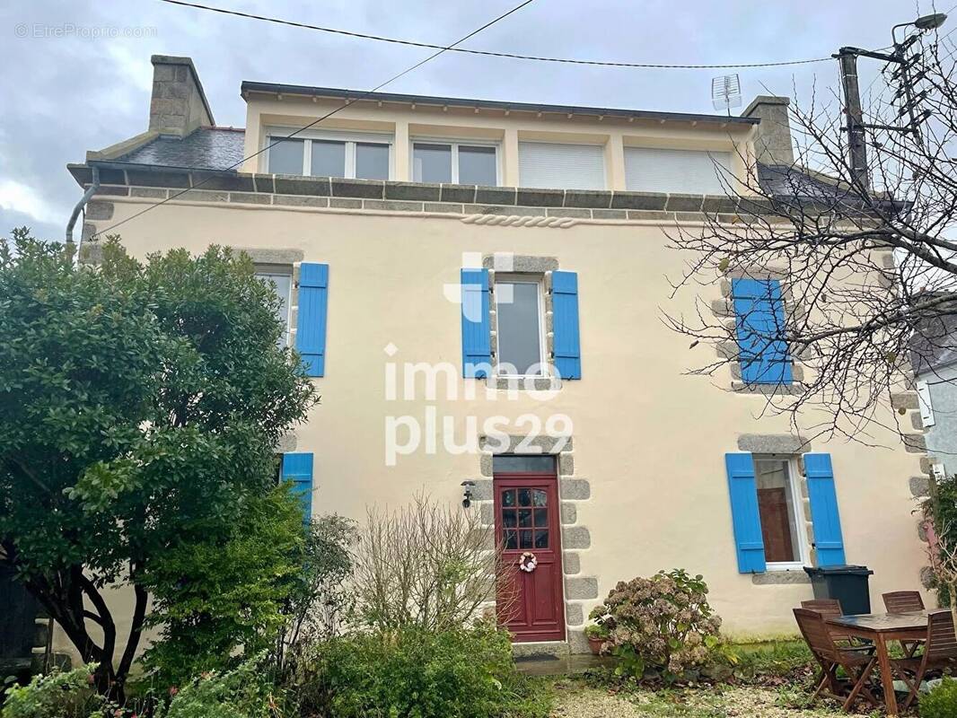 Maison à LANNILIS