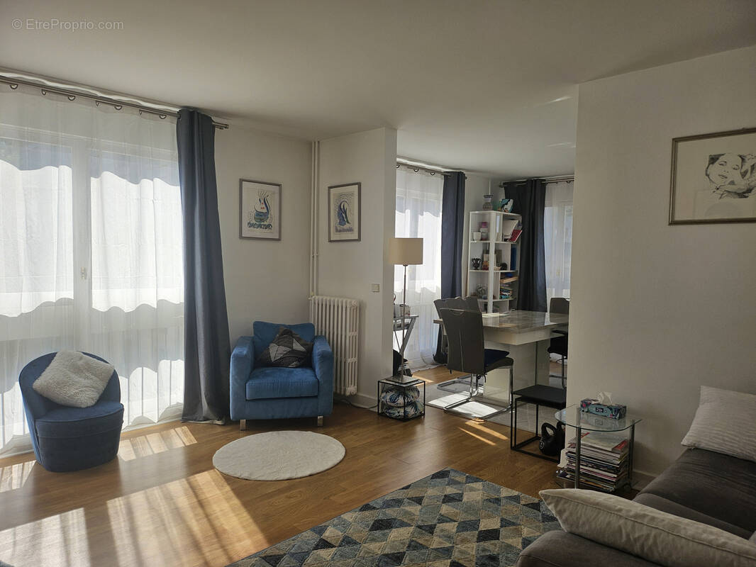 Appartement à MAREIL-MARLY