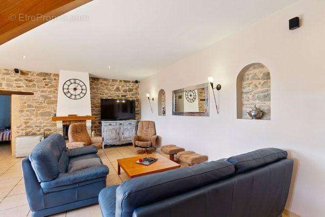Maison à RENAISON