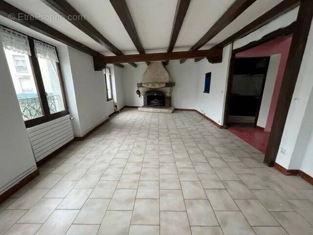 Appartement à LES LILAS