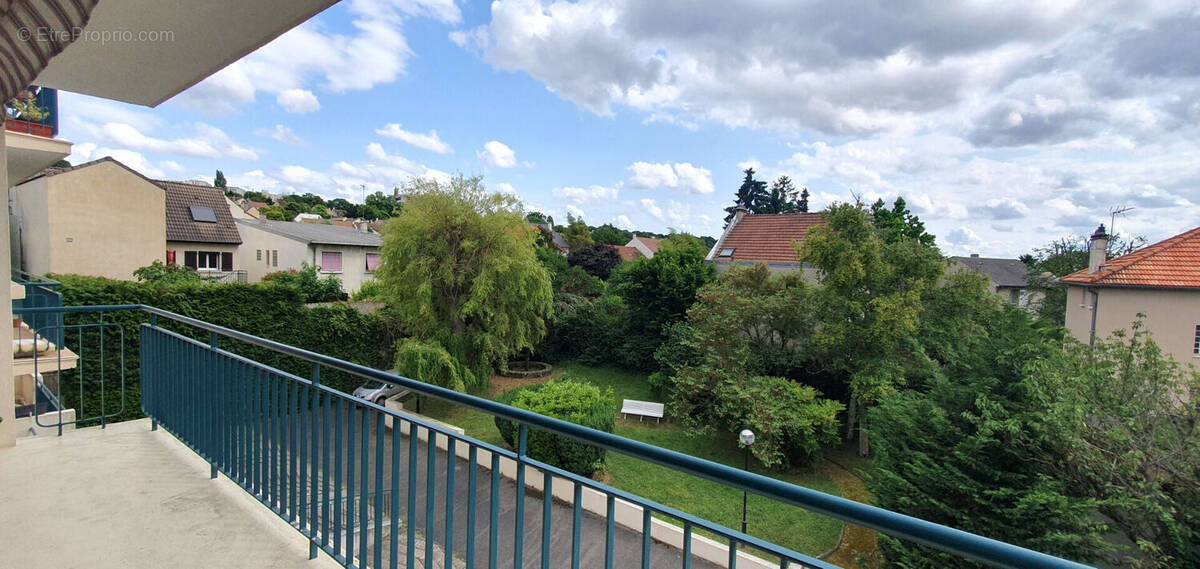 Appartement à L&#039;HAY-LES-ROSES