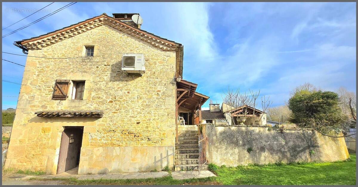 Photo 1 - Maison à CUZORN